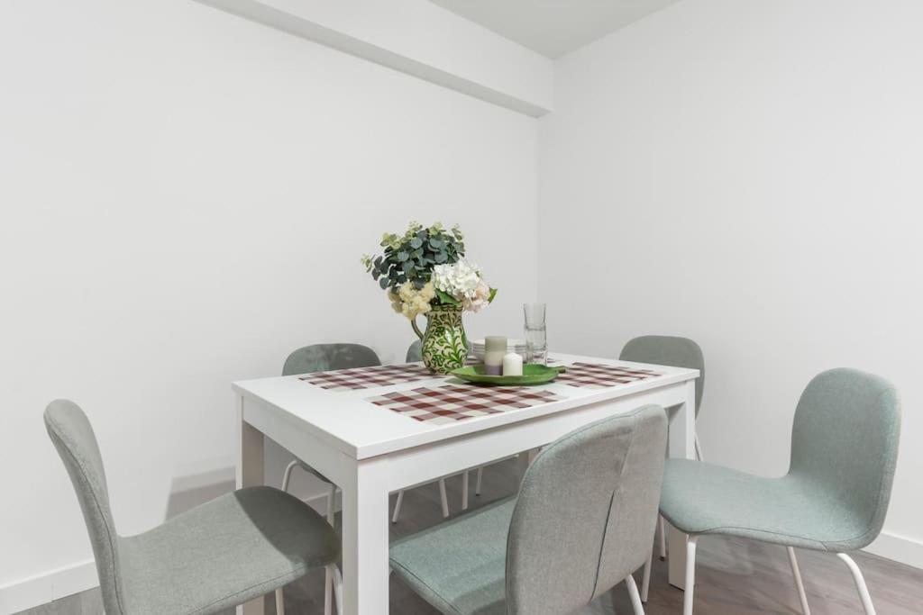 Apartamento Marques De Urquijo Gijón Exteriör bild